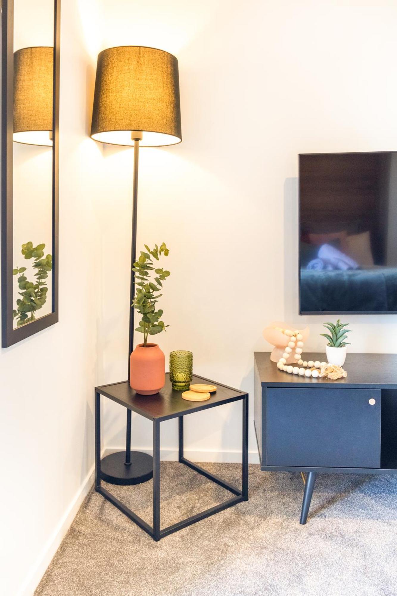 City Living: Upper Studio Haven On Wilmer Крайстчърч Екстериор снимка